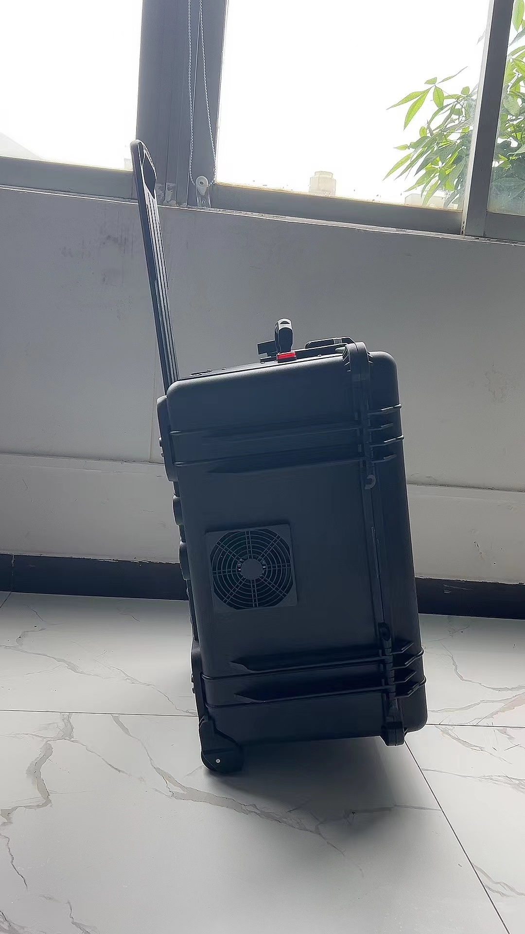 乌拉特后手拉箱型移动通信干扰器